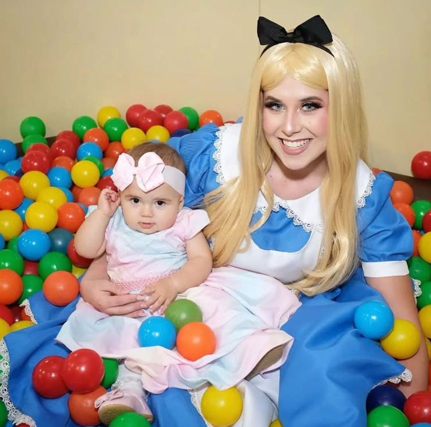 Alice no País das Maravilhas, personagem viva para festa infantil