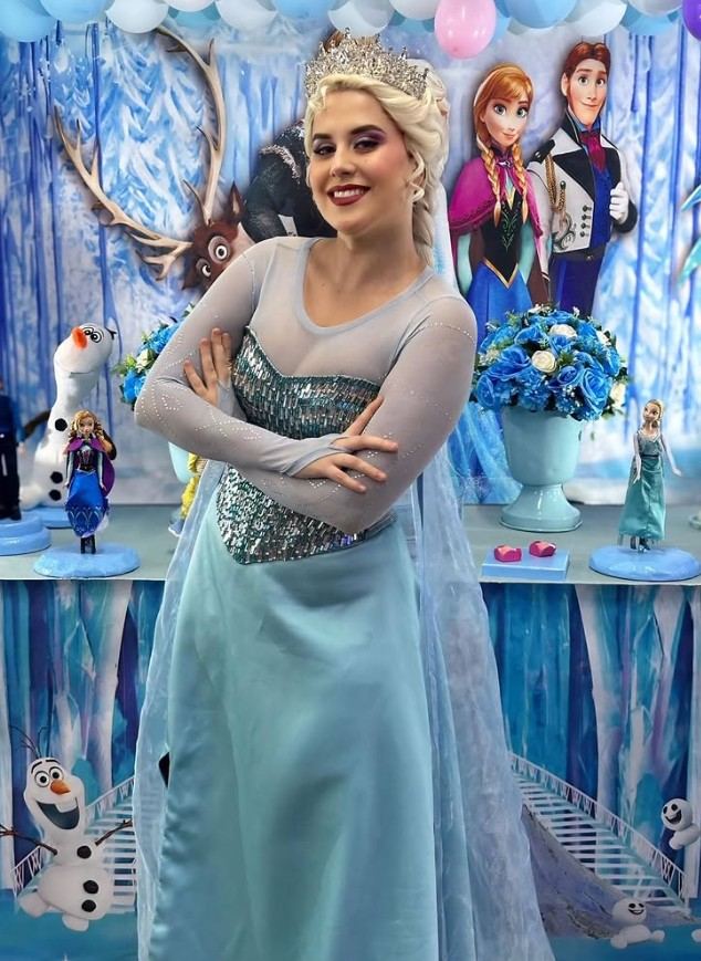 Elsa de Frozen, personagem viva para festa infantil